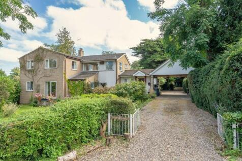 Hall Drive, Oulton Broad 5 bed detached house for sale