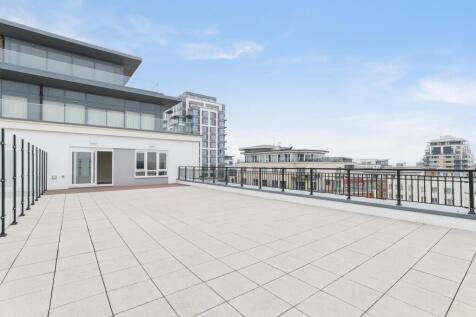 Goldhawk House, Beaufort Square... 3 bed flat for sale