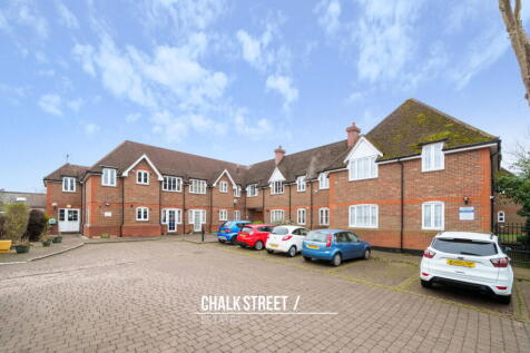 Gidea Lodge, Main Road, Gidea Park, RM2 1 bed ground floor flat for sale