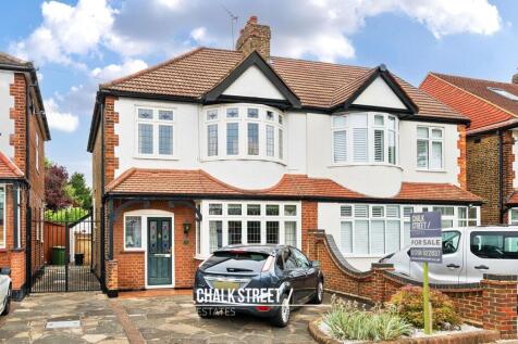 Compton Avenue, Gidea Park, RM2 3 bed semi