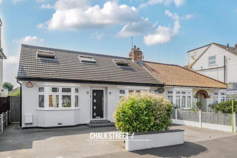 4 bedroom semi-detached bungalow for sale