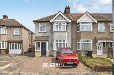 Anstead Drive, Rainham, RM13 3 bed end of terrace house for sale