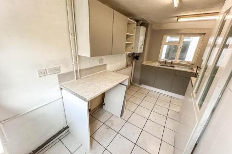 Hall Street, Cradley Heath 3 bed terraced house for sale