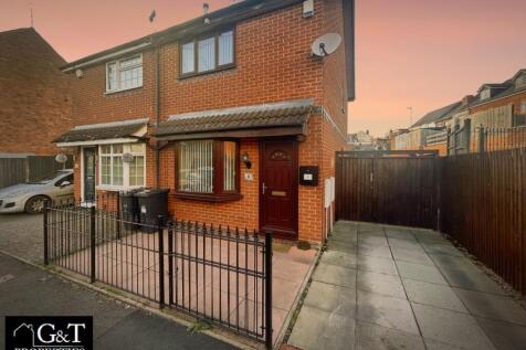 2 bedroom semi-detached house for sale