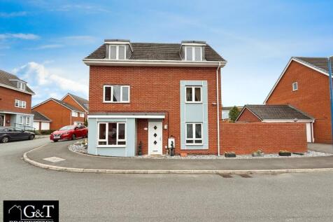 4 bedroom semi-detached house for sale