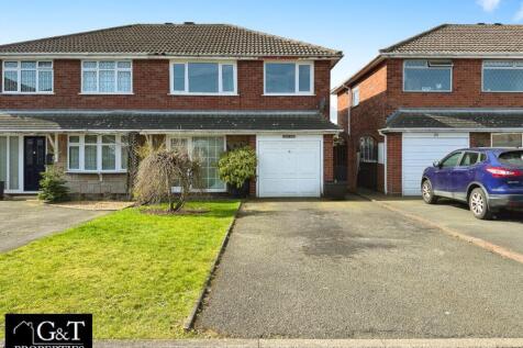 3 bedroom semi-detached house for sale