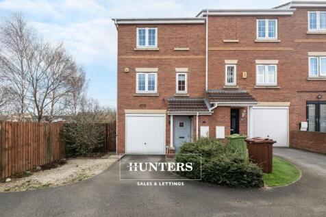 3 bedroom town house for sale