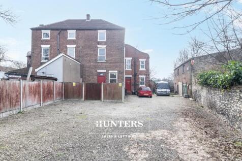 5 bedroom semi-detached house for sale