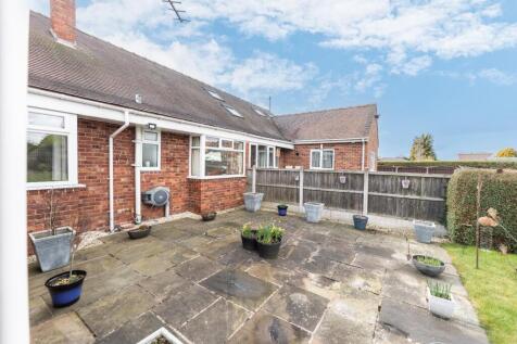 2 bedroom semi-detached bungalow for sale