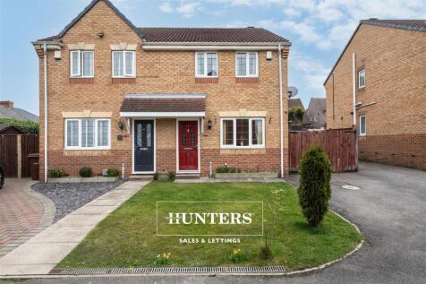 3 bedroom semi-detached house for sale