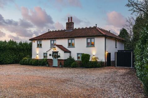 Watton Road, Hingham, NR9 4 bed detached house for sale