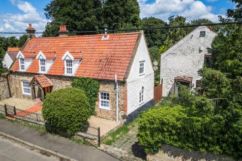 Northwold 7 bed detached house for sale