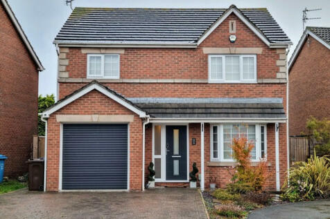 4 bedroom detached house for sale