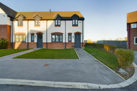 3 bedroom end of terrace house for sale