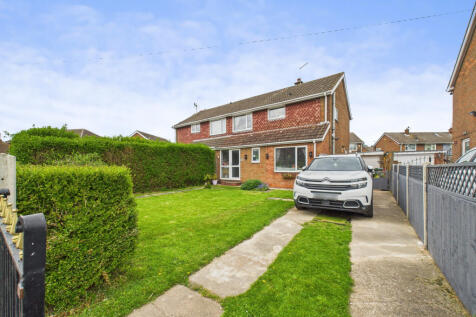 3 bedroom semi-detached house for sale
