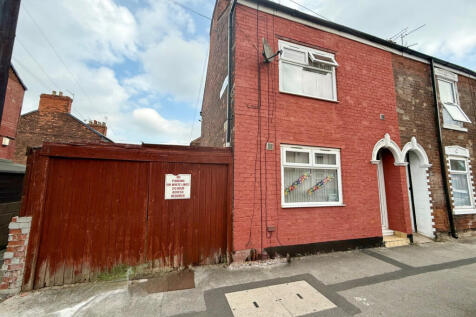 2 bedroom end of terrace house for sale
