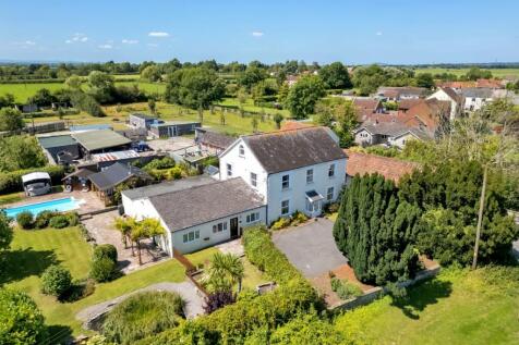 6 bedroom house for sale