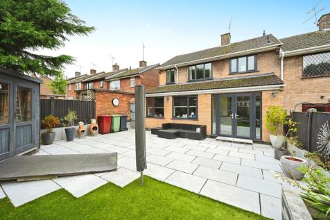 3 bedroom semi-detached house for sale