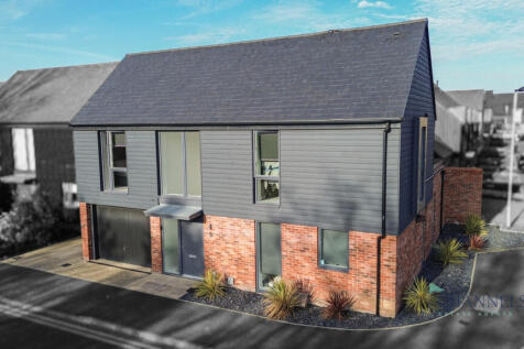 Channels, Chelmsford CM3 3 bed detached house for sale