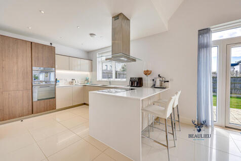 Beaulieu Park CM1 4 bed detached house for sale
