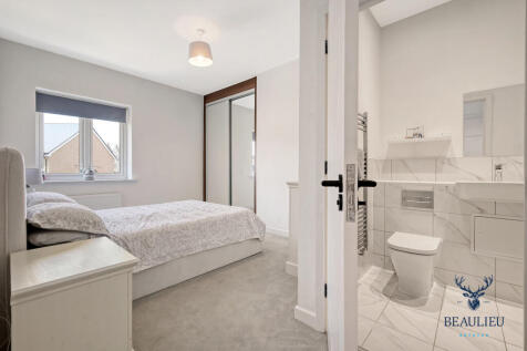 Beaulieu Park CM1 2 bed apartment for sale