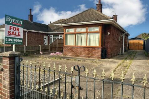 3 bedroom semi-detached bungalow for sale