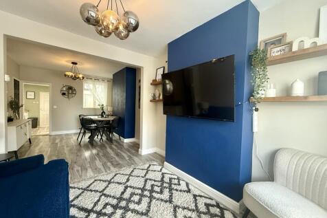 2 bedroom terraced house for sale
