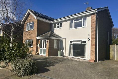 5 bedroom detached house for sale