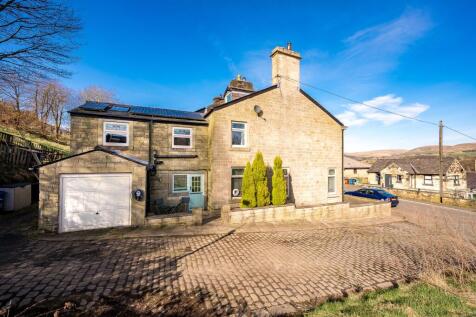 4 bedroom end of terrace house for sale