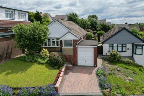 2 bedroom detached bungalow for sale