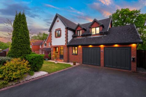 5 bedroom detached house for sale