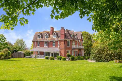 Yelverton 7 bed detached house for sale