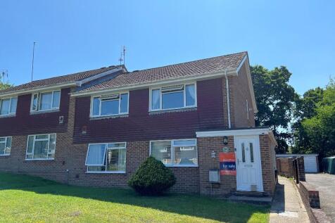 2 bedroom maisonette for sale