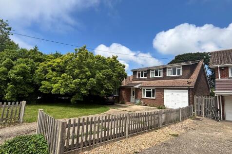 4 bedroom detached bungalow for sale
