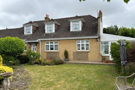 4 bedroom semi-detached house for sale