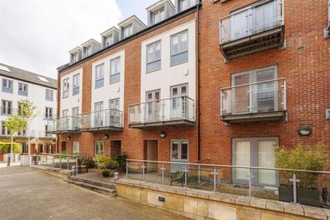Pond Garth, York 4 bed terraced house for sale