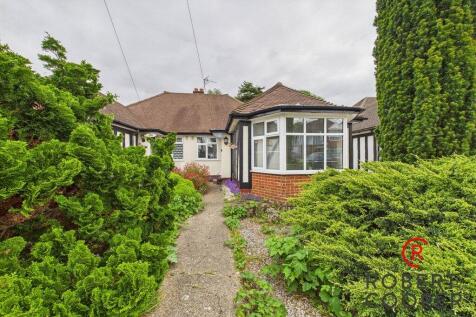 Cardinal Road, Ruislip, HA4 2 bed bungalow for sale
