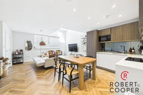 Field End Road, Ruislip, HA4 2 bed terraced house for sale