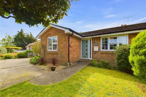 2 bedroom semi-detached bungalow for sale