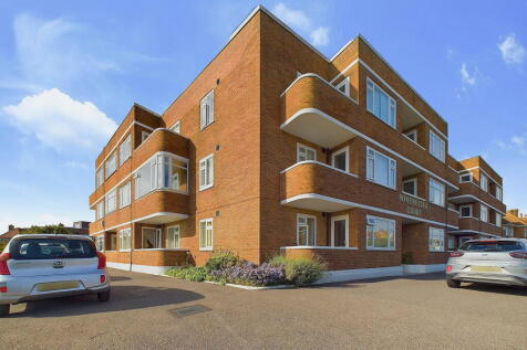 Winchelsea Court, Winchelsea Gardens... 3 bed flat for sale