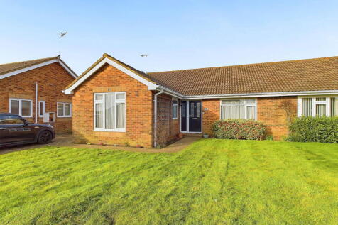 3 bedroom semi-detached bungalow for sale