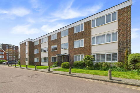 Sheldon Court, Bath Road, Worthing, BN11 2 bed flat for sale