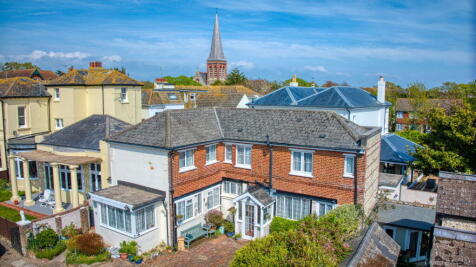 4 bedroom cottage for sale