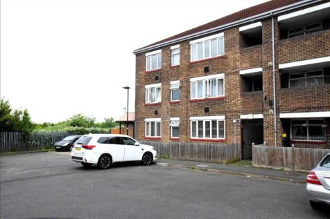 Watermead, Feltham, Middlesex, TW14 3 bed flat for sale