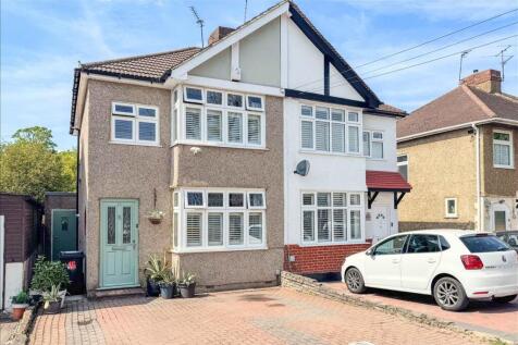 Durham Road, Feltham, Middlesex, TW14 3 bed semi