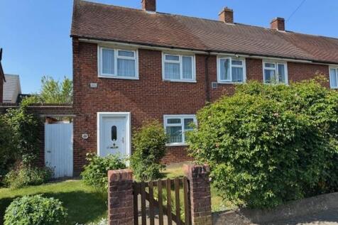 Arundel Road, Hounslow, Middlesex, TW4 2 bed end of terrace house for sale