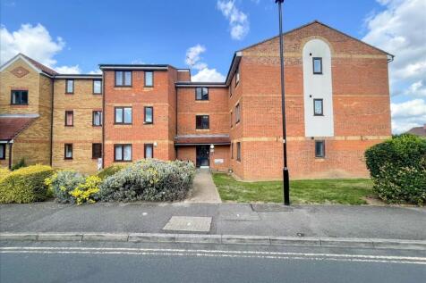 Redford Close, Feltham, Middlesex, TW13 2 bed flat for sale