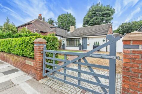 2 bedroom detached bungalow for sale