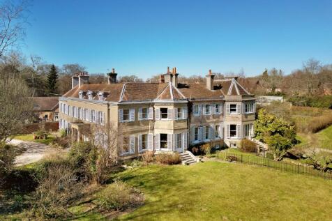 6 bedroom house for sale