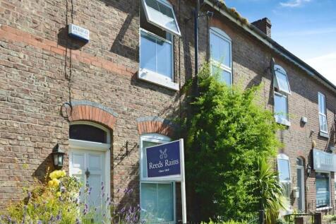 Altrincham Road, Cheshire SK9 2 bed terraced house for sale